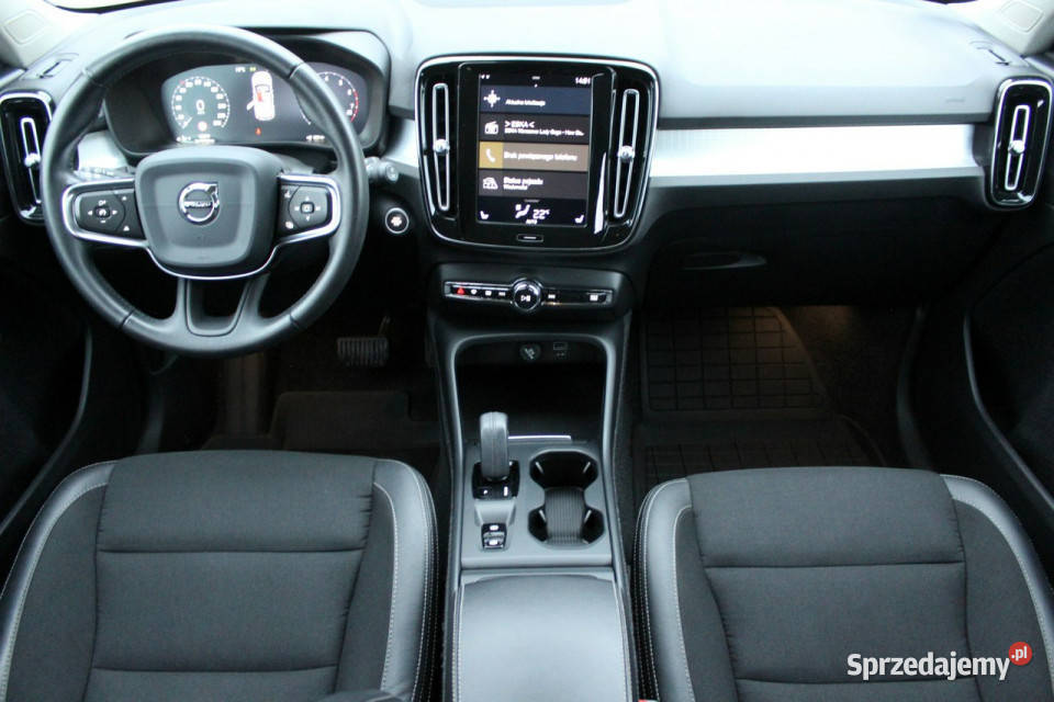 Volvo XC 40 Momentum T3 163 Automat Kamera Sokołów sprzedam