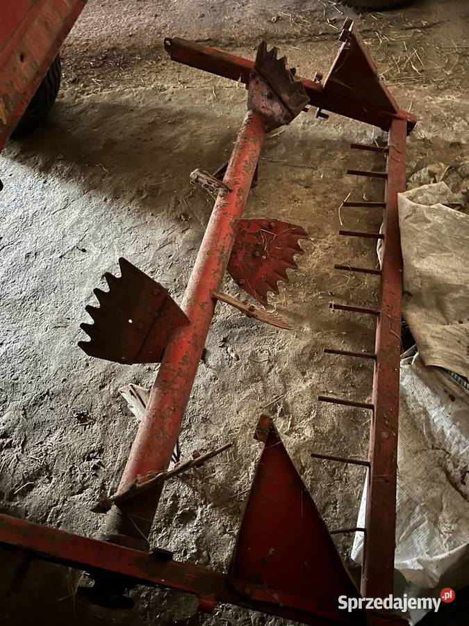 Przyczeparozrzutnik 2 osiowy nieuszkodzony Krzecze