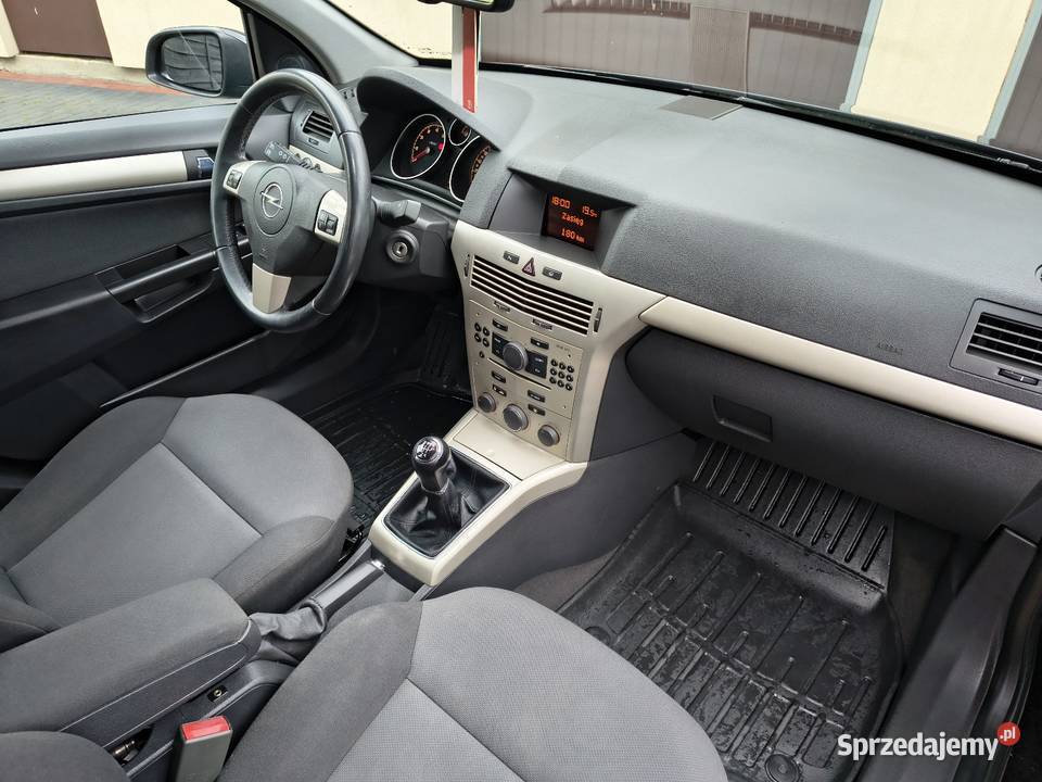 Opel Astra 16 Kombi Glinnik