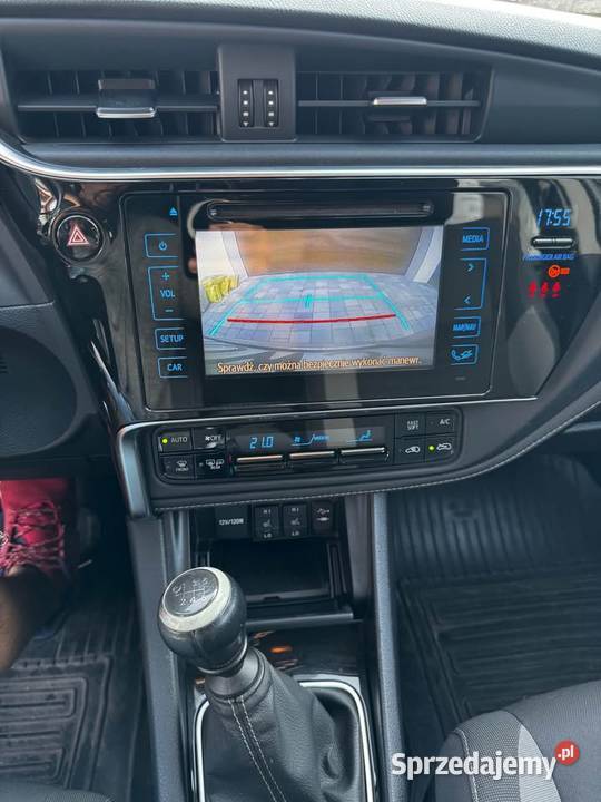 Toyota Auris II kombi 14D4D bogata wersja relingi dachowe Auris łódzkie Łódź