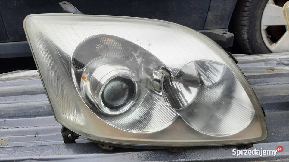 lampa prawa lewa Toyota Avensis t25 przed lift osobowe Dębno
