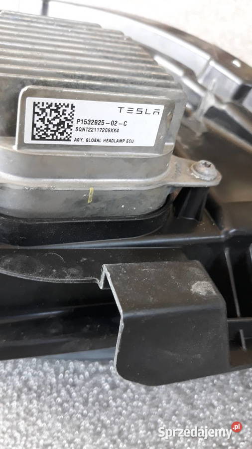 Tesla 3 Przednia prawa lampa Lampy przednie wielkopolskie