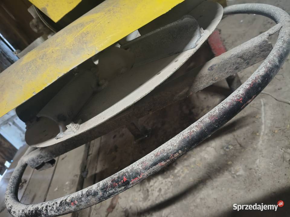 Rozsiewacz do nawozuwapna nieuszkodzony Krasnobród