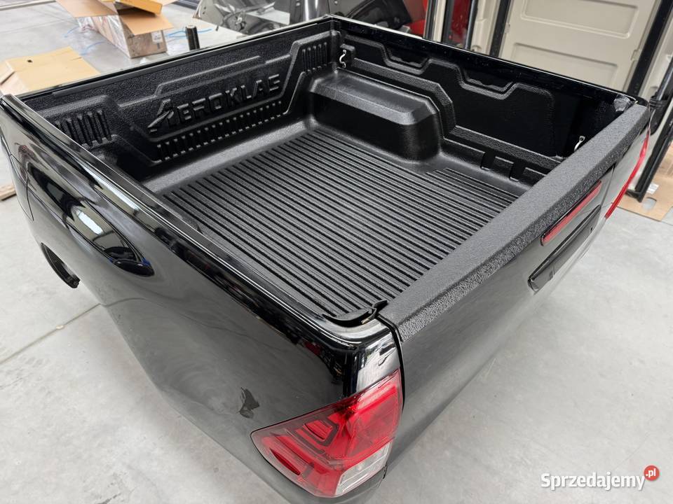 Paka HILUX Skrzynia Ładunkowa Toyota Hilux 2015 Karoseria Pasłęk