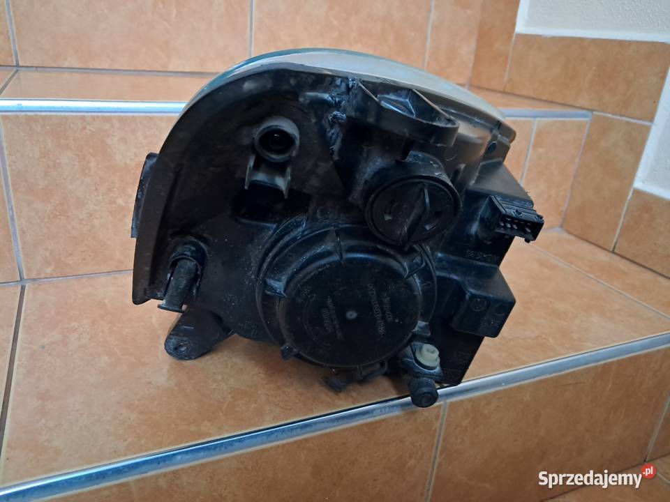 Lampa Citroen BerlingoPeugeot Partner Części samochodowe Raba Wyżna