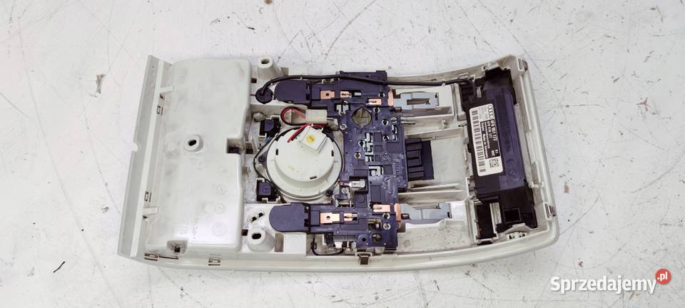 LAMPKA OŚWIETLENIE KABINY AUDI A6 4F0947135BE Oświetlenie kabiny śląskie sprzedam