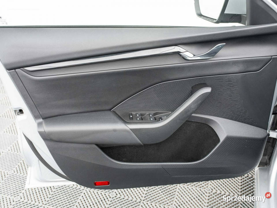 koda Octavia WE8M46115 TSI Ambition Czpark LED asystent pasa ruchu