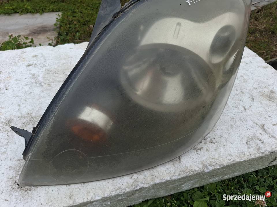 Lampa Przód Ford Fiesta 07r