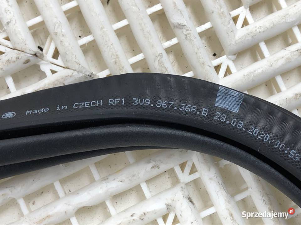 USZCZELKA DRZWI TYŁ PRAWY SKODA SUPERB III Kombi sprzedam