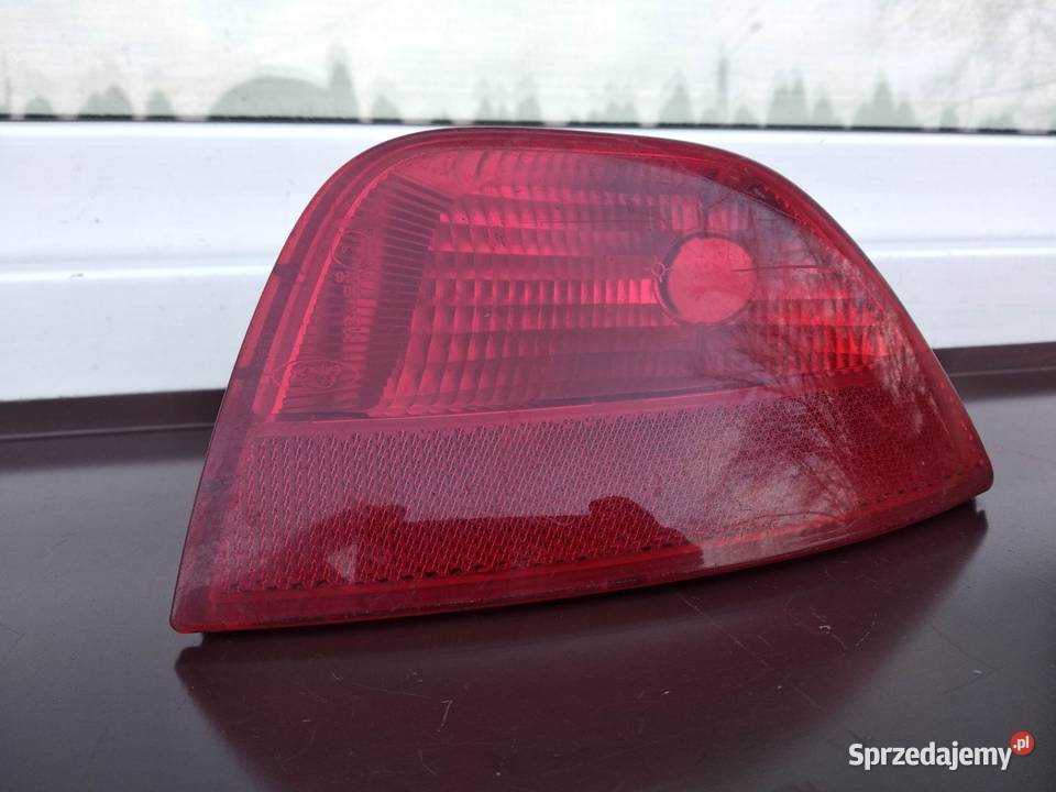 Ford Focus MK1 hatchback HB lampa tył tylna Sieradz