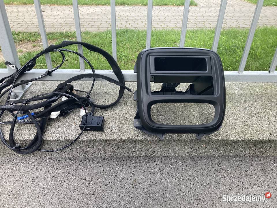 Ramka do radia 1Din Renault Trafic Rok produkcji 2021