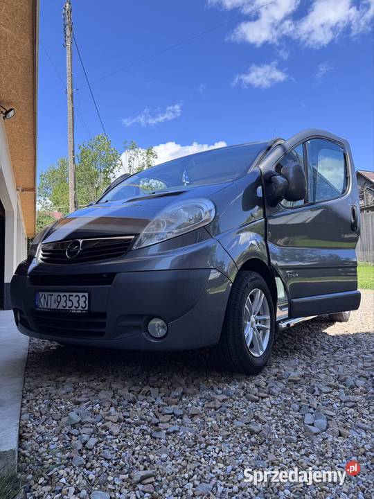 Vivaro Tour 8 osób Zadbany Prywatny nie Handlarz manualna Piekielnik