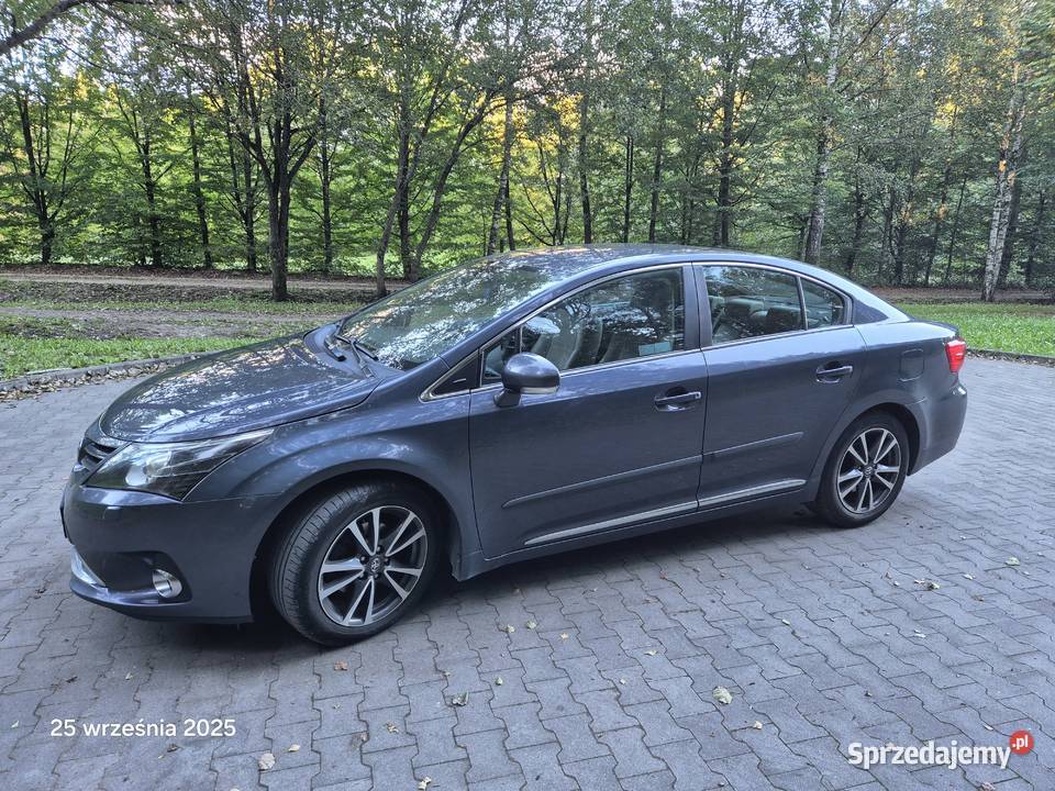 Toyota Avensis 2012 solnavi Okole