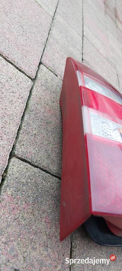 1Z9945096 LAMPA PRAWA TYLNA 1Z9945258 OCTAVIA II Skwierzyna sprzedam
