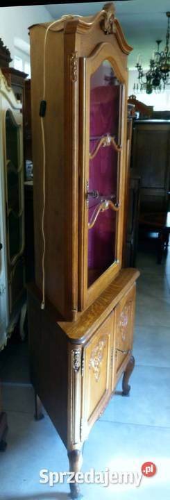 Piękna narożna witryna ludwikowska sklep Dąbrowa