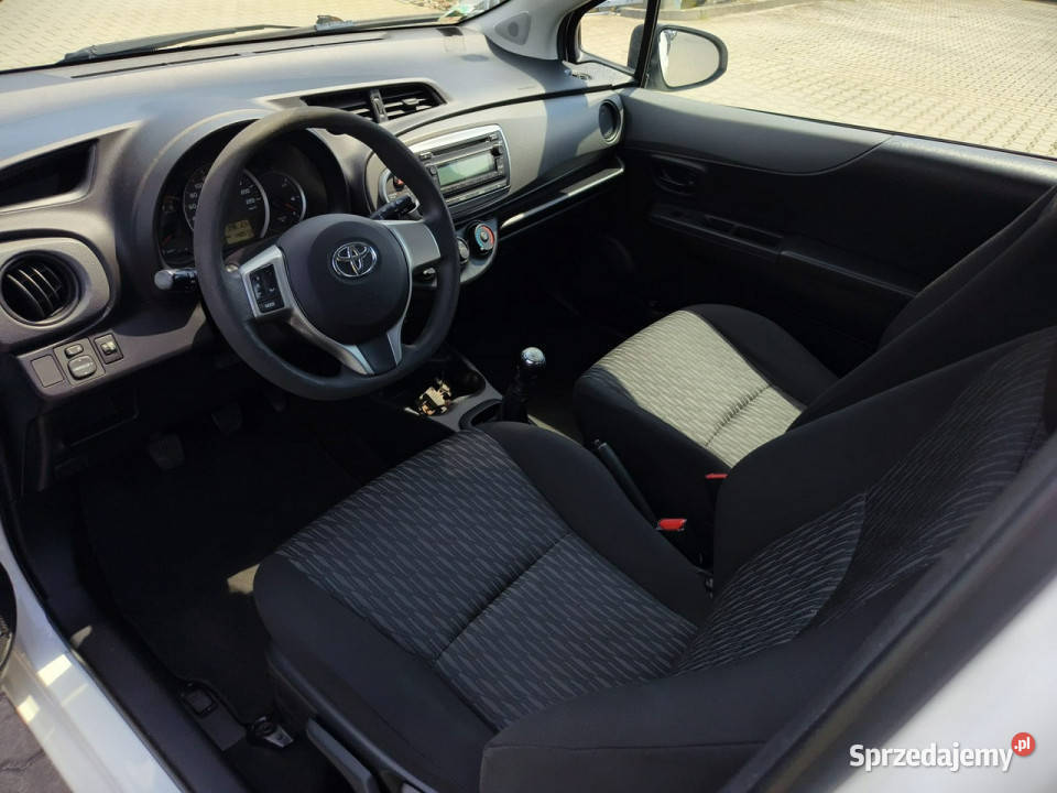 Toyota Yaris 10 benzyna 70 PORYSOWANA manualna Kęty