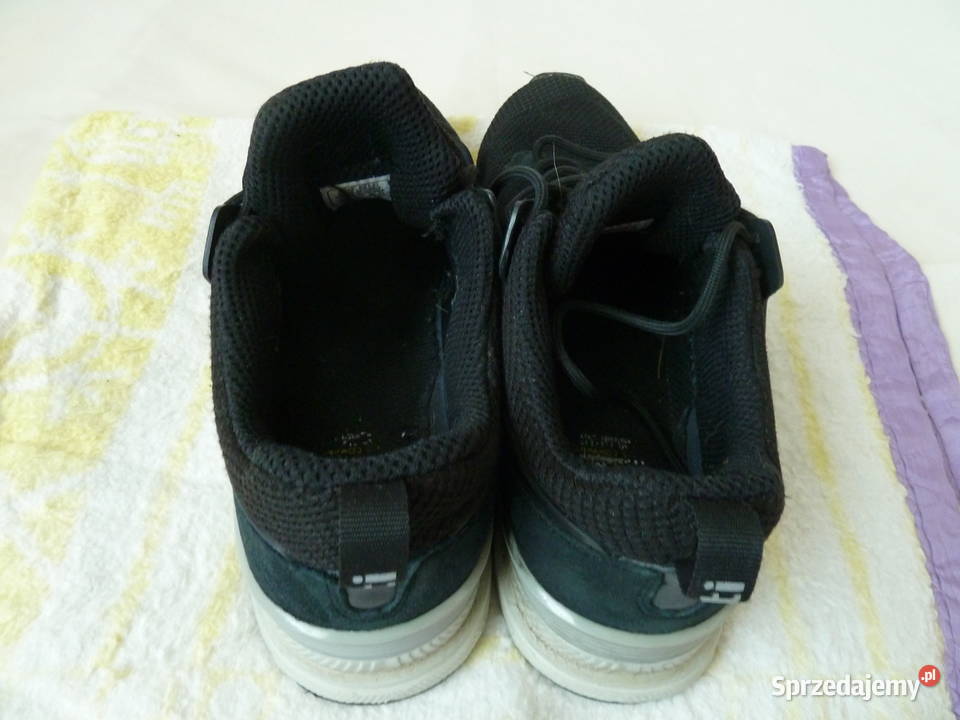 czarne sneakersy firmy Xti Warszawa