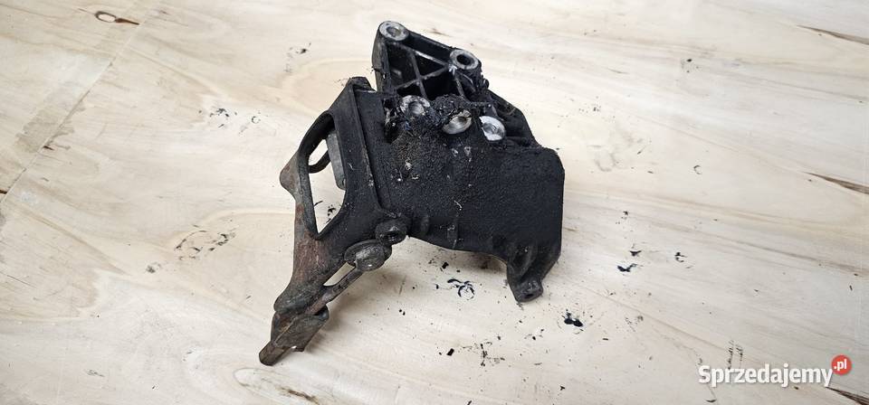 Łapa mocowanie alternatora mercedes w123 20d Pozostałe Zbąszyń