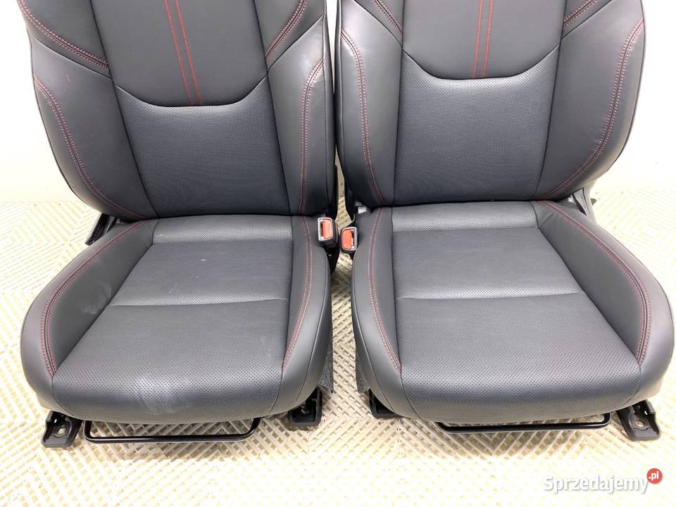 FOTELE KANAPA BOCZKI KOMPLET LEXUS LBX Crossover sprzedam