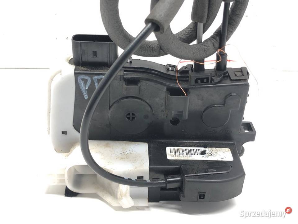 ZAMEK DRZWI PRAWY TYŁ HYUNDAI ix35 SUV Zamki, wkładki i kluczyki Motoryzacja