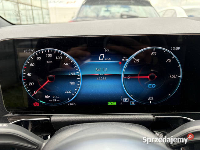 MERCEDESBENZ EQA 300 4MATIC 2023 EE 228 0cm3 Warszawa