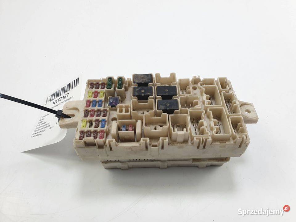 SKRZYNKA BEZPIECZNIKÓW MITSUBISHI L200 8637A775 osobowe Lipno sprzedam