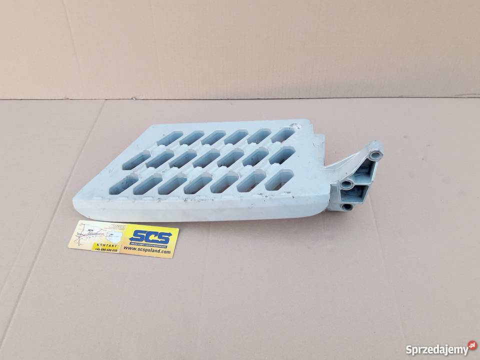 VOLVO FH4 NAKŁADKA STOPIEŃ PRAWY METALOWY części blacharskie Karoseria Bieleń sprzedam