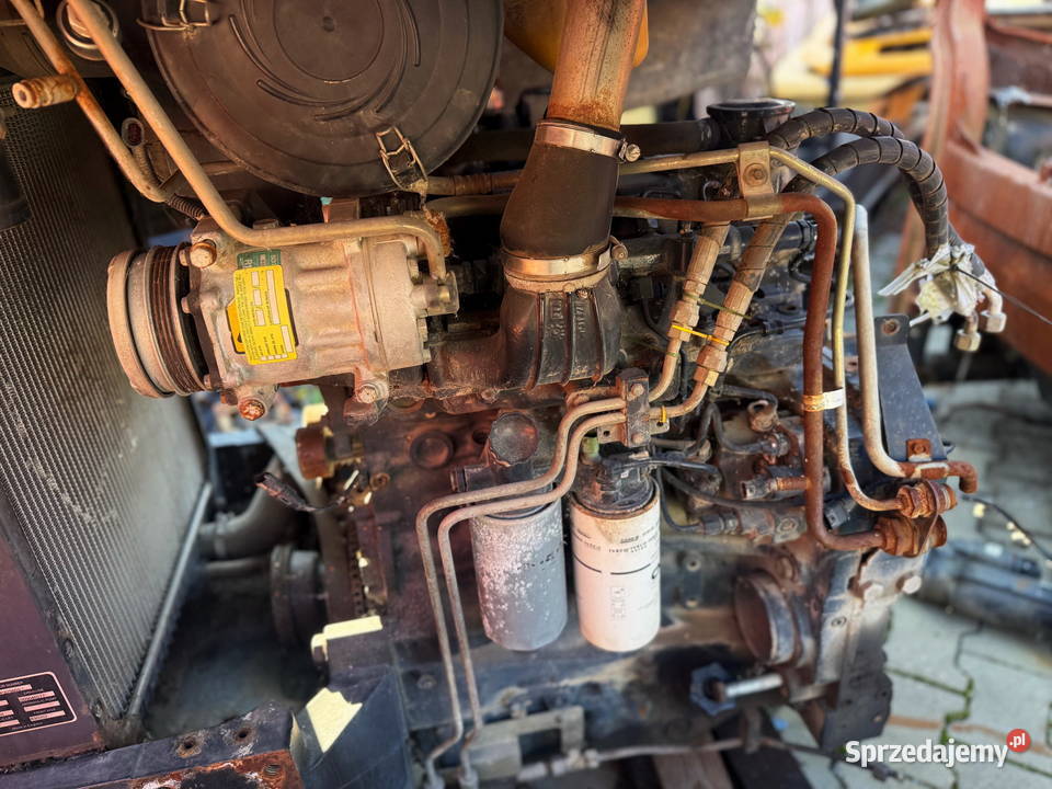 silnik CNH Iveco 4 cylindry Turbo 2006 ciągnik Silnik i osprzęt Działoszyn