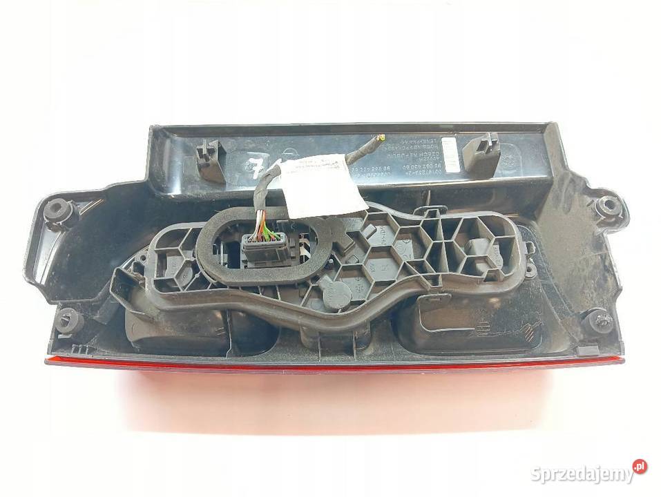 LAMPA TYŁ PRAWA EUROPA 9808243080 Citroen Jumpy