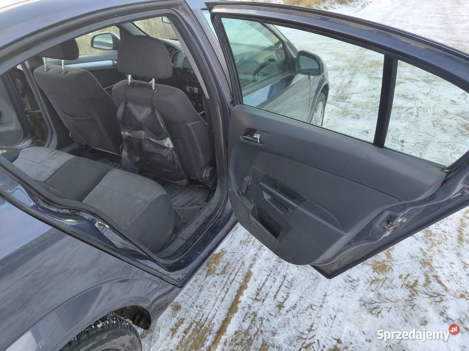 Opel Astra H Sedan 16 Enjoy autoalarm Siedlice