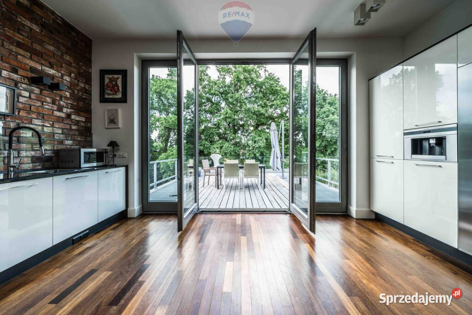 Nowoczesny świetny dom ogród staw Chyby