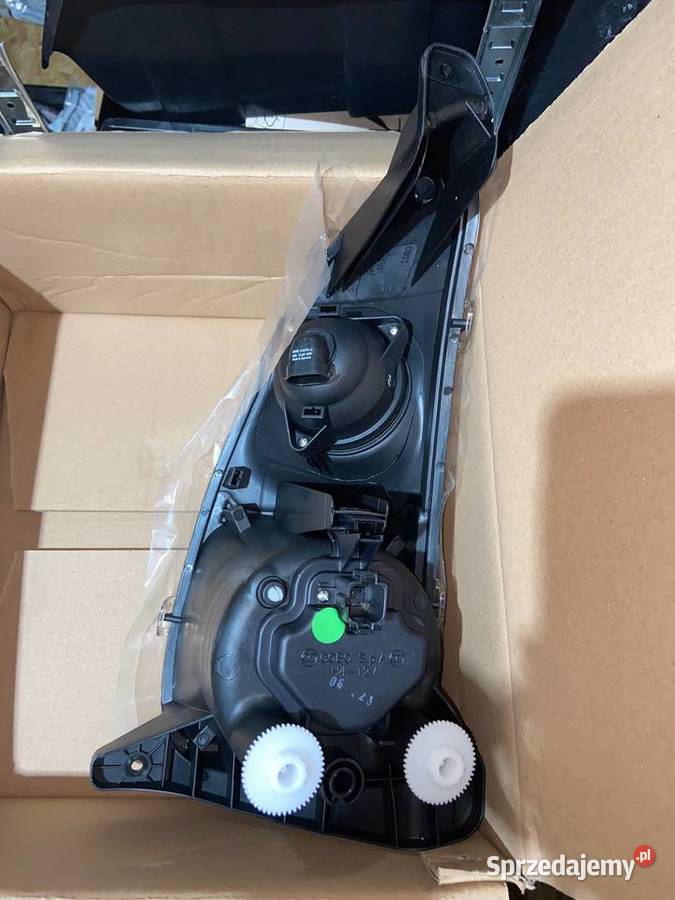 84156844 Reflektor lampa przednia T5000 T6000 nieuszkodzony