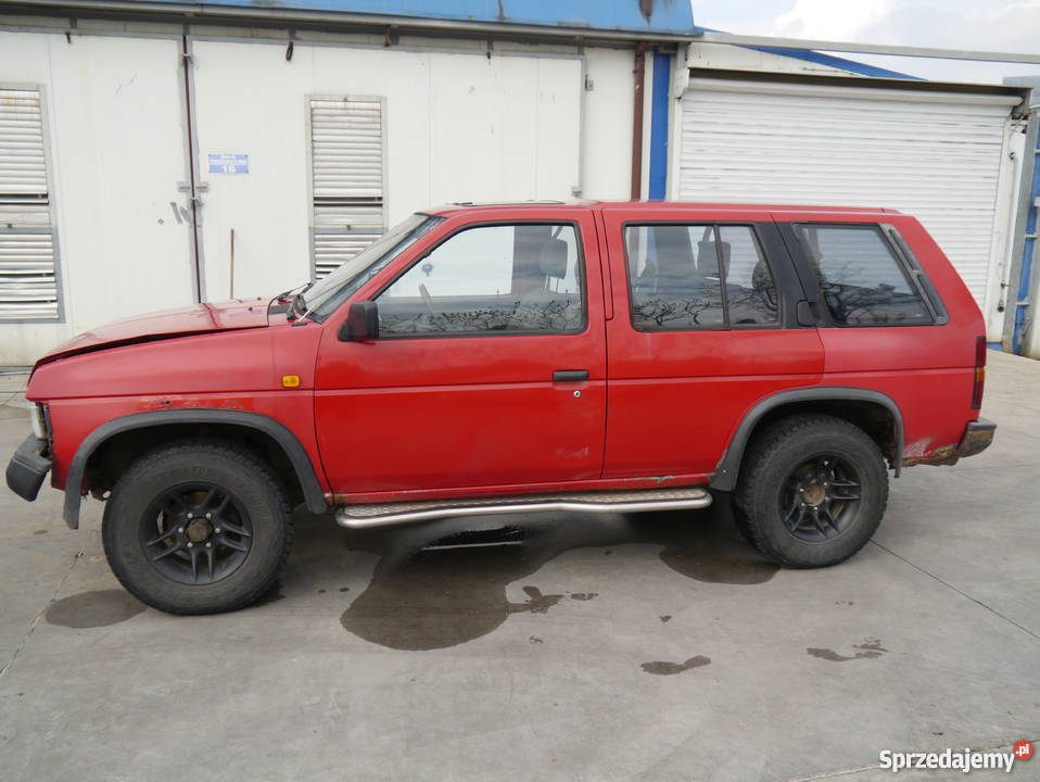 Nissan Terrano I 27 TD lekko uszkodzony Łosice