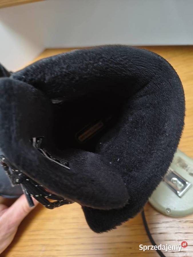 Buty zimowe 4F czarne rozmiar 32 Pozostałe mazowieckie Sienno