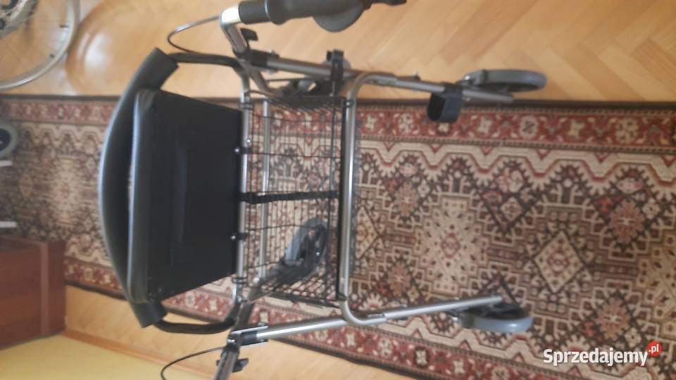 Chodzik czterokołowy z funkcją siedzenia Białystok sprzedam