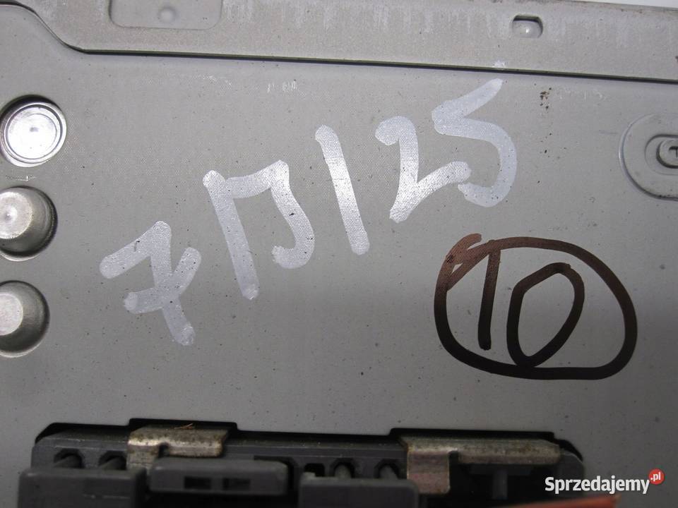 JEEP CHEROKEE III LIFT 06r radio CD P05064119AB