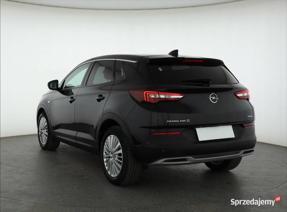 Opel Grandland 12 Turbo nawigacja