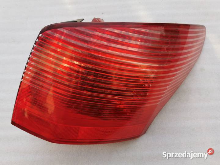 Lampa Prawy Tył Tylna Prawa Peugeot 407 SW Kombi osobowe Lampy tylne Wyszków