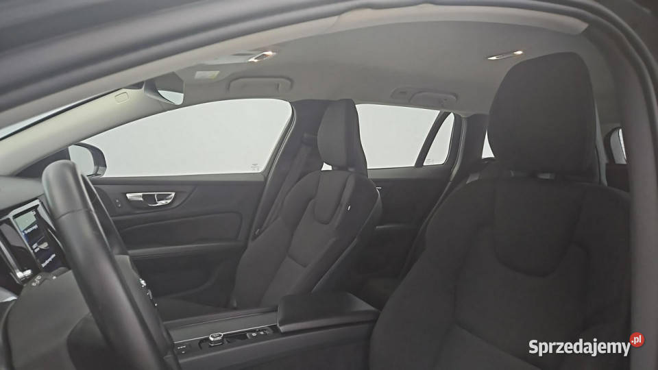 Volvo V60 B4 D Momentum Core aut Z Polskiego Warszawa