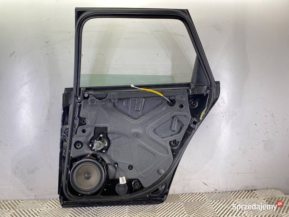 DRZWI PRAWY TYŁ AUDI A4 B7 Kombi 0408