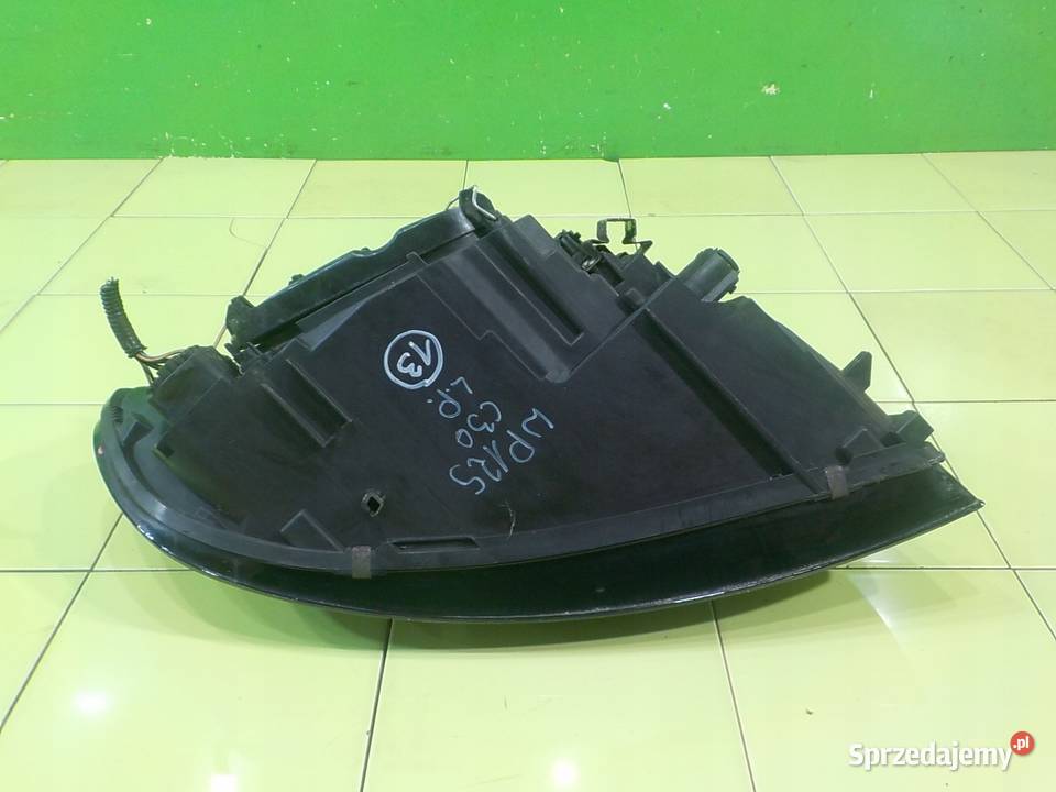 VOLVO C30 25T5 07r 3D lampa lewa przod 30657174 mazowieckie Suków