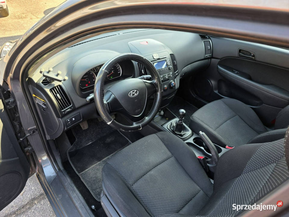 Hyundai i30 14 Benzyna 108 Dwa klucze Dwa 1396cm3 pomorskie