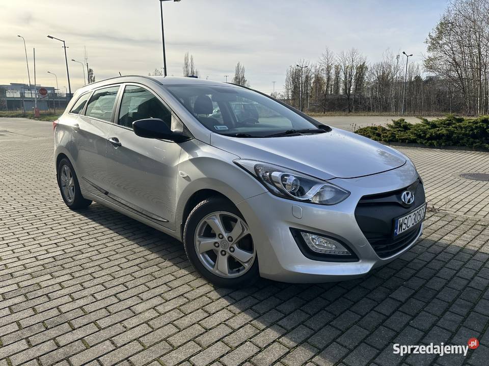 Hyundai i30 14 CRDi 90 2013 Oszczędny manualna Łódź