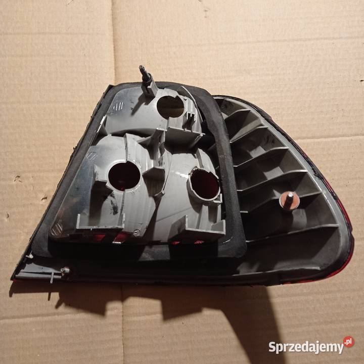 Lampa BMW E46 LEWY TYŁ TYLNA SEDAN 8383821 lewe Motoryzacja