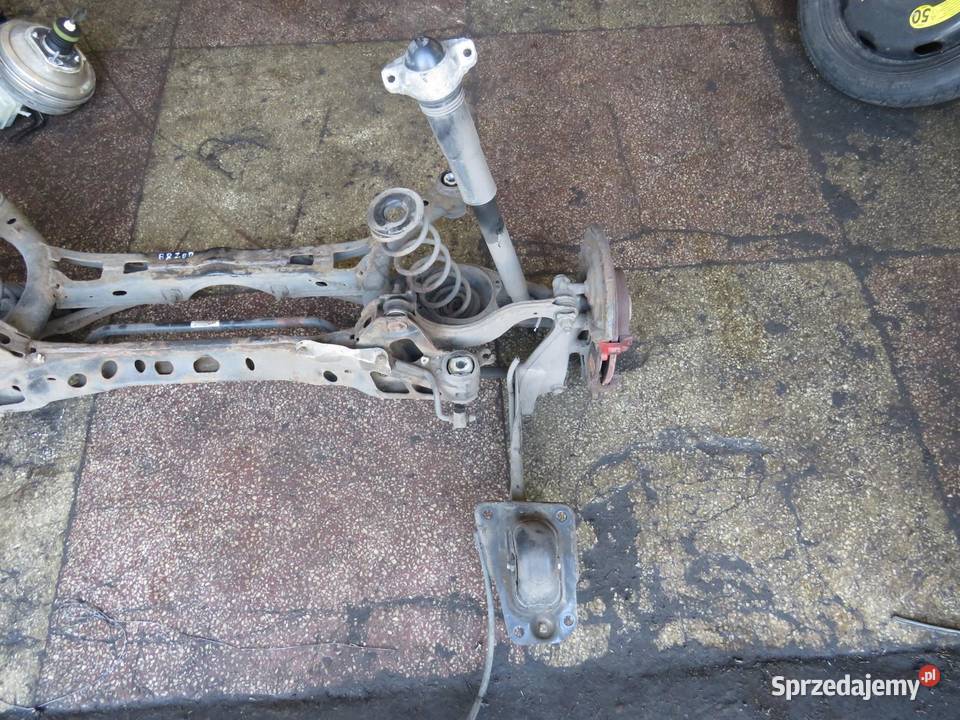 BELKA ZAWIESZENIA OŚ TYŁ SEDAN PASSAT B8 Zestawy zawieszenia