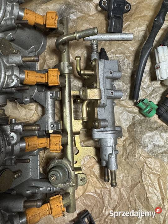 Listwa Wtryski Wtryskowa Przepustnice Mikuni