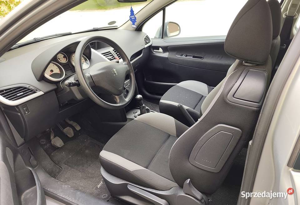 Sprzedam Samochód osobowy Peugeot 207 Urban Move manualna Błędów
