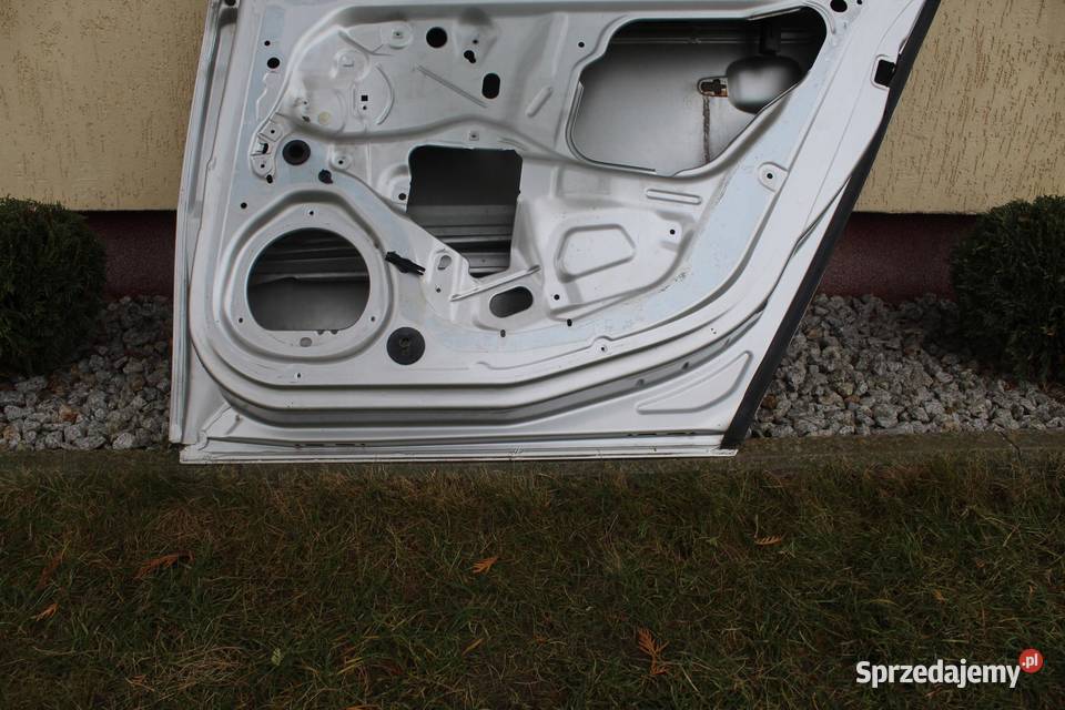 DRZWI PRAWY TYŁ Z157 OPEL VECTRA C KOMBI Karoseria sprzedam