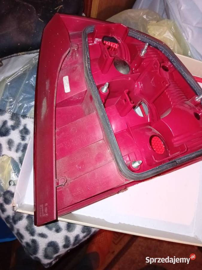 Lampa lewa tył octavia 2 lewe