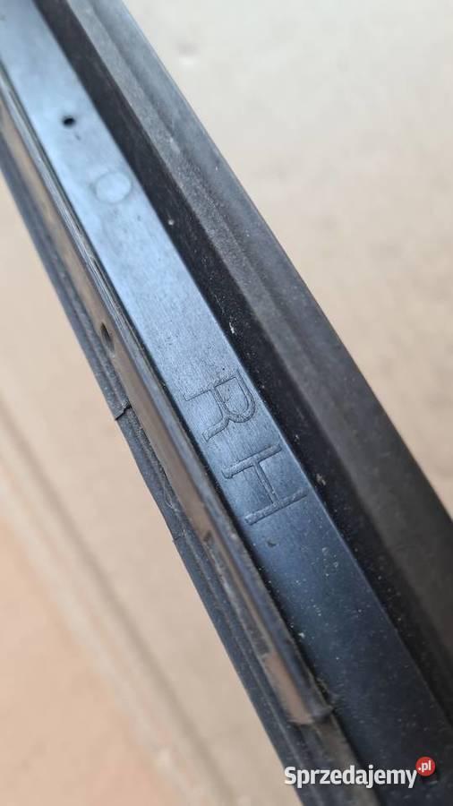 Hyundai I30 cw 1 Lift listwy uszczelki pionowe Listwy dolnośląskie Legnica